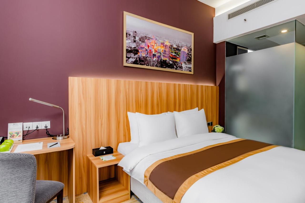 Bay Khách sạn TP. Hồ Chí Minh