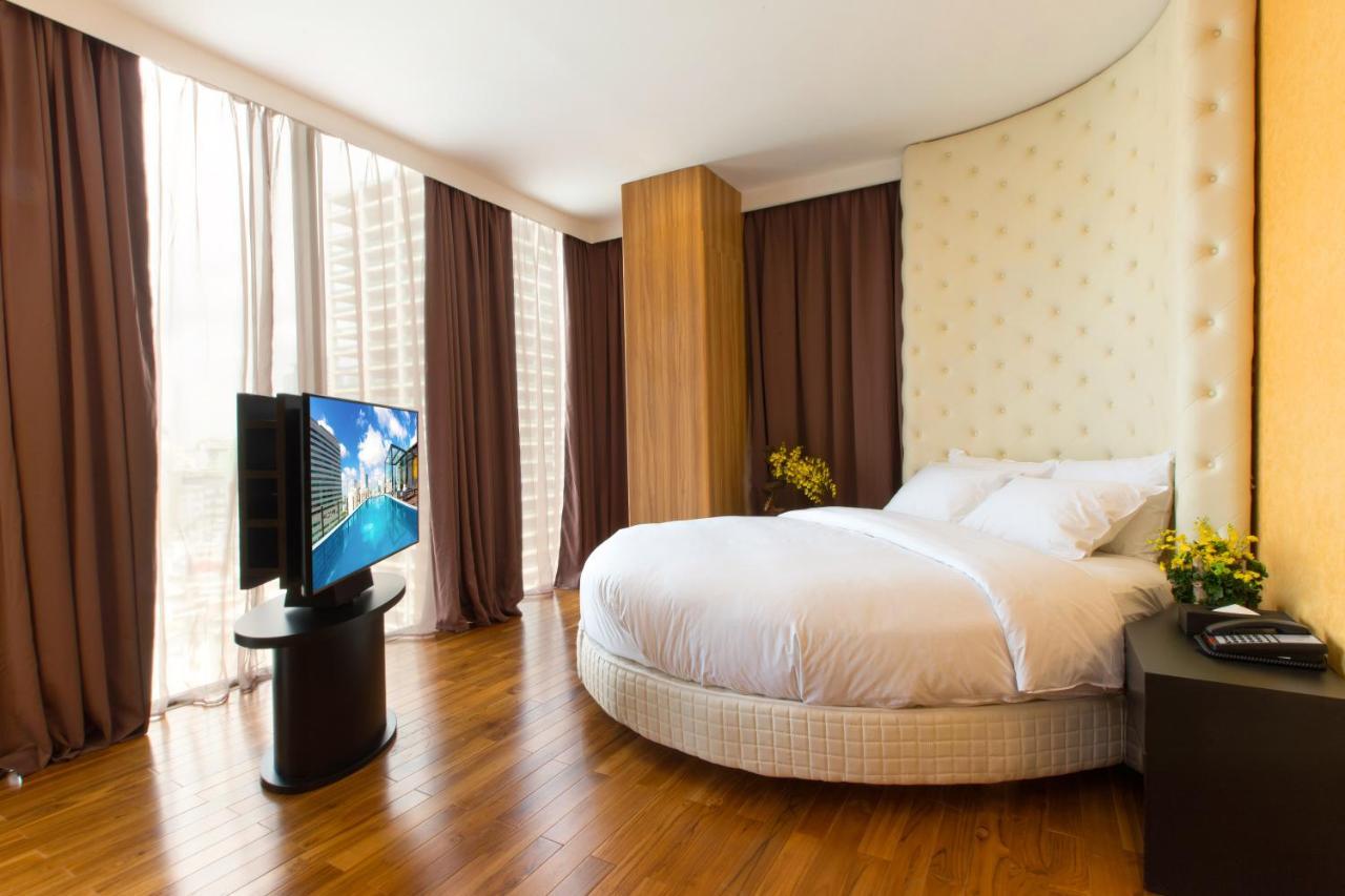 Bay Khách sạn 4*