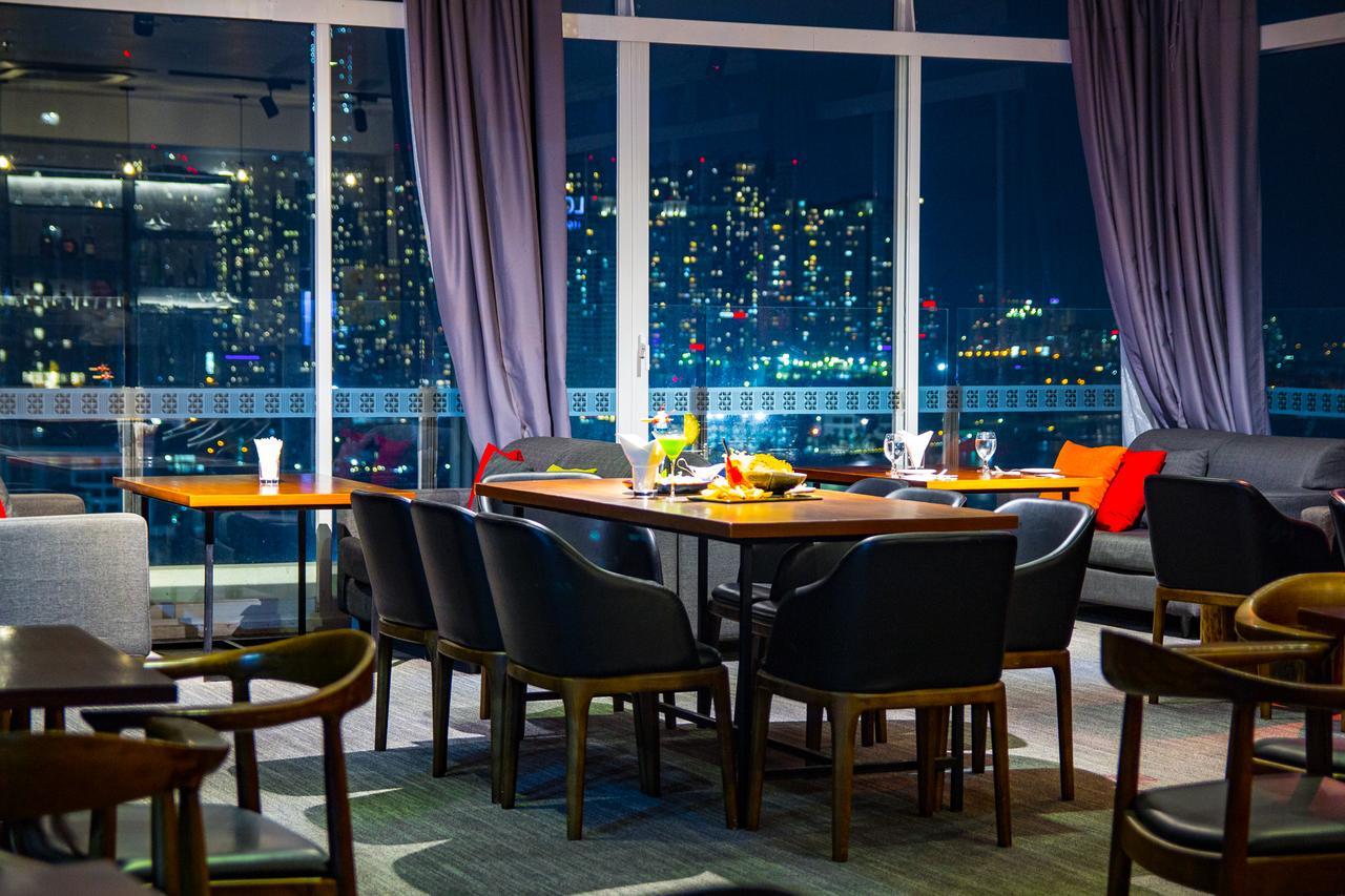 Bay Khách sạn 4*
